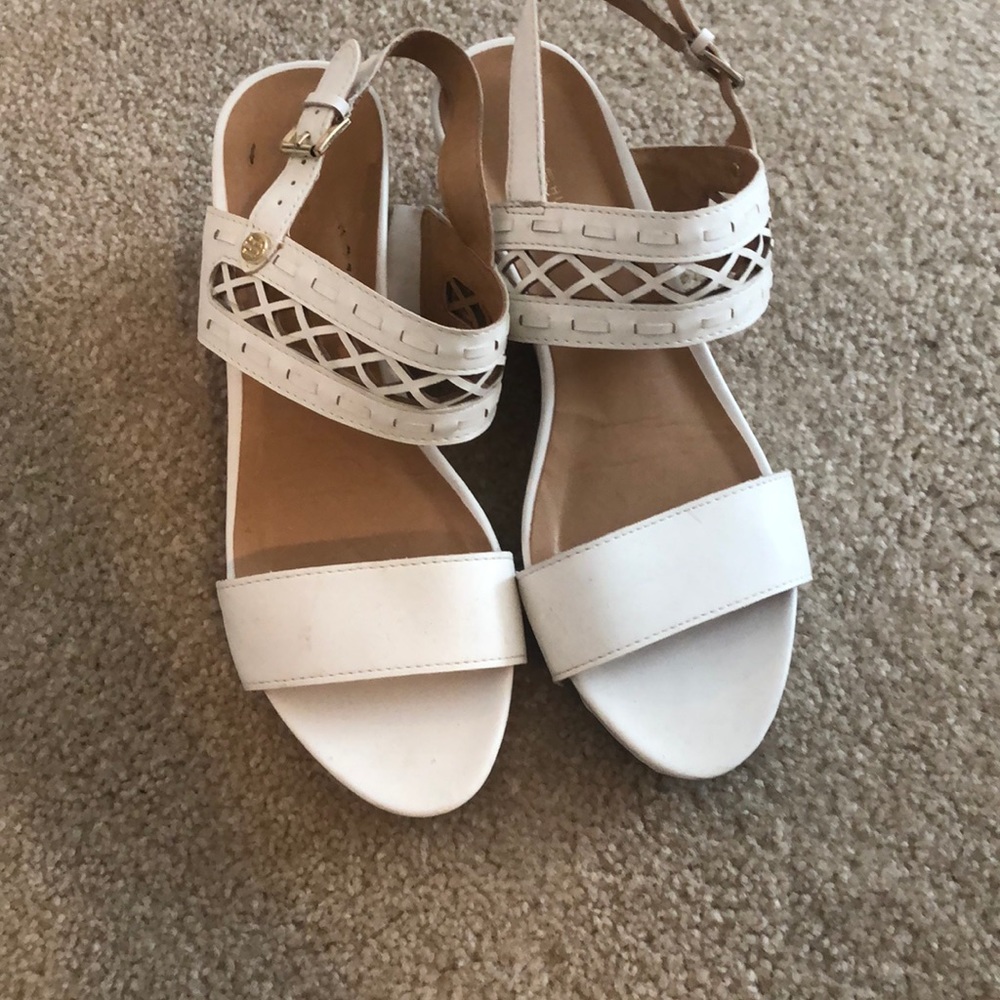 Super comfortable white shoes